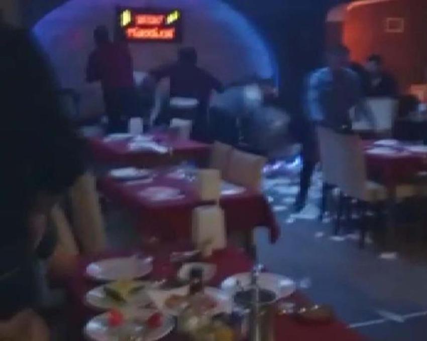  İstek parça kavgasında türkü evi savaş alanına döndü