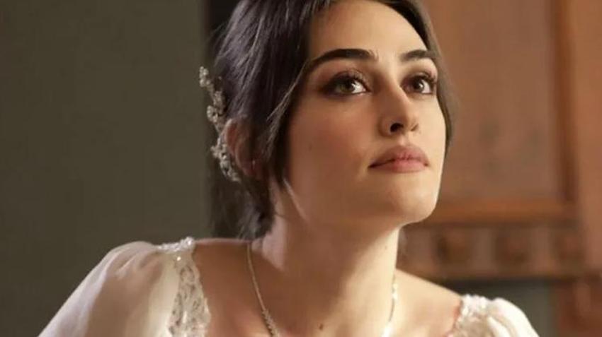 Kanunsuz Topraklar'ın Gülfem'i Esra Bilgiç iç çamaşırı reklamı ile olay yarattı!