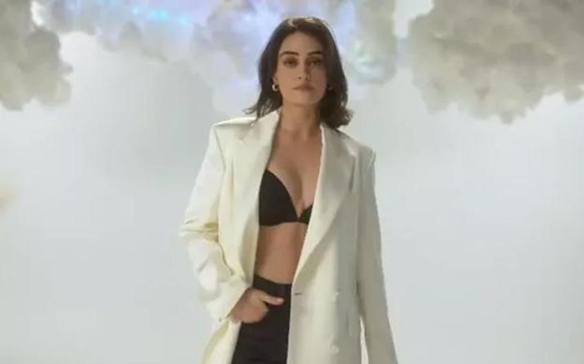 Kanunsuz Topraklar'ın Gülfem'i Esra Bilgiç iç çamaşırı reklamı ile olay yarattı!