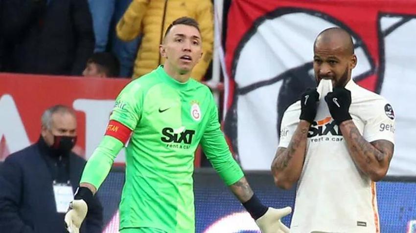 Ayhan Akman ve Levent Tüzemen sordu! Biri devre arasında transfer edildi diğeri ortada sebep yokken kesildi!
