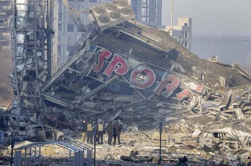 Rusya - Ukrayna savaşında son dakika gelişmeleri... Rusya Kiev'e bomba yağdırdı! Karadeniz'de arka arkaya patlamalar meydana geldi...
