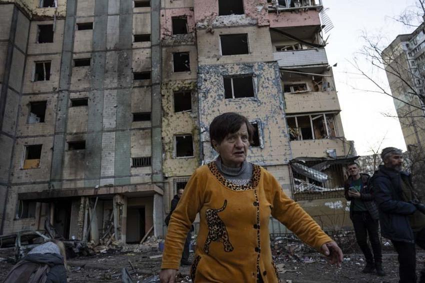 Rusya - Ukrayna savaşında son dakika gelişmeleri... Rusya Kiev'e bomba yağdırdı! Karadeniz'de arka arkaya patlamalar meydana geldi...