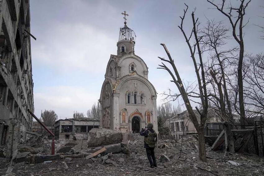 Rusya - Ukrayna savaşında son dakika gelişmeleri... Rusya Kiev'e bomba yağdırdı! Karadeniz'de arka arkaya patlamalar meydana geldi...