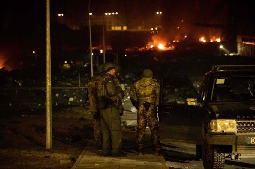 Rusya - Ukrayna savaşında son dakika gelişmeleri... Rusya Kiev'e bomba yağdırdı! Karadeniz'de arka arkaya patlamalar meydana geldi...