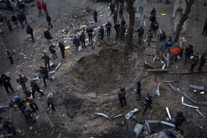 Rusya - Ukrayna savaşında son dakika gelişmeleri... Rusya Kiev'e bomba yağdırdı! Karadeniz'de arka arkaya patlamalar meydana geldi...