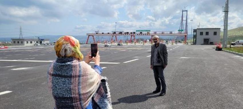 15 saat feribot bekliyorlardı, köprüden 5 dakikada geçiliyor