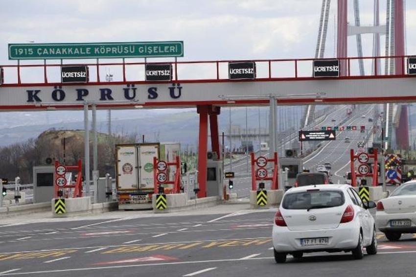 15 saat feribot bekliyorlardı, köprüden 5 dakikada geçiliyor