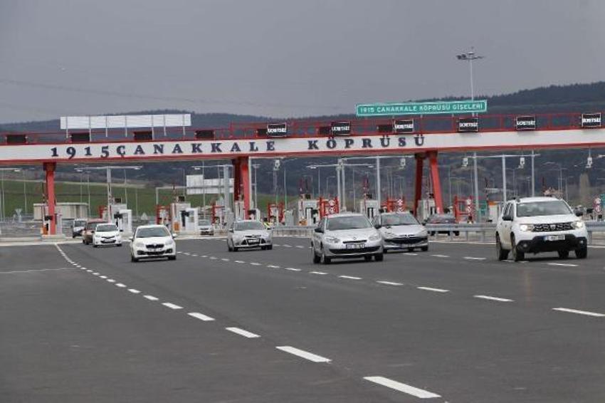 15 saat feribot bekliyorlardı, köprüden 5 dakikada geçiliyor