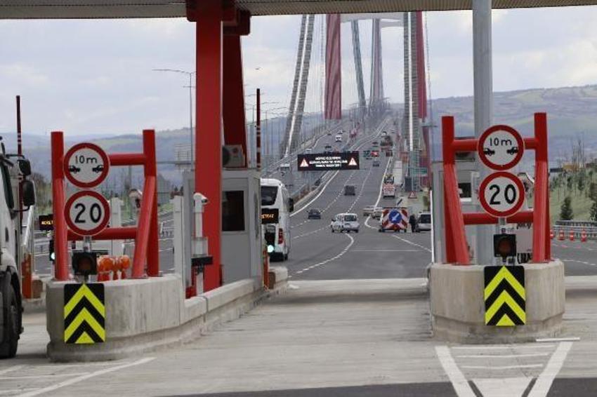 15 saat feribot bekliyorlardı, köprüden 5 dakikada geçiliyor