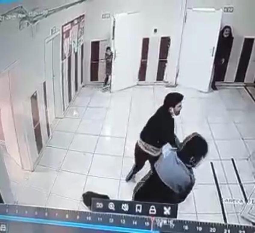 Veli ile öğretmenin okuldaki kavgası kamerada
