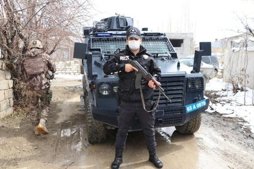 Van'da evde 28 kaçak göçmen yakalandı