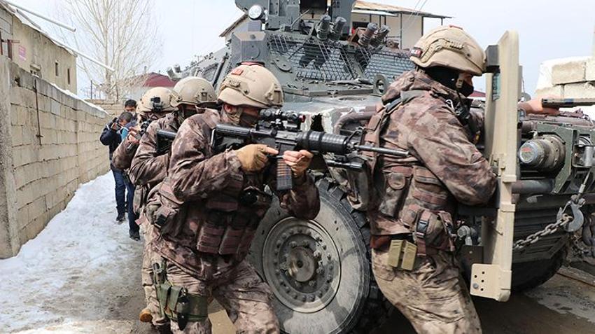 Van'da evde 28 kaçak göçmen yakalandı