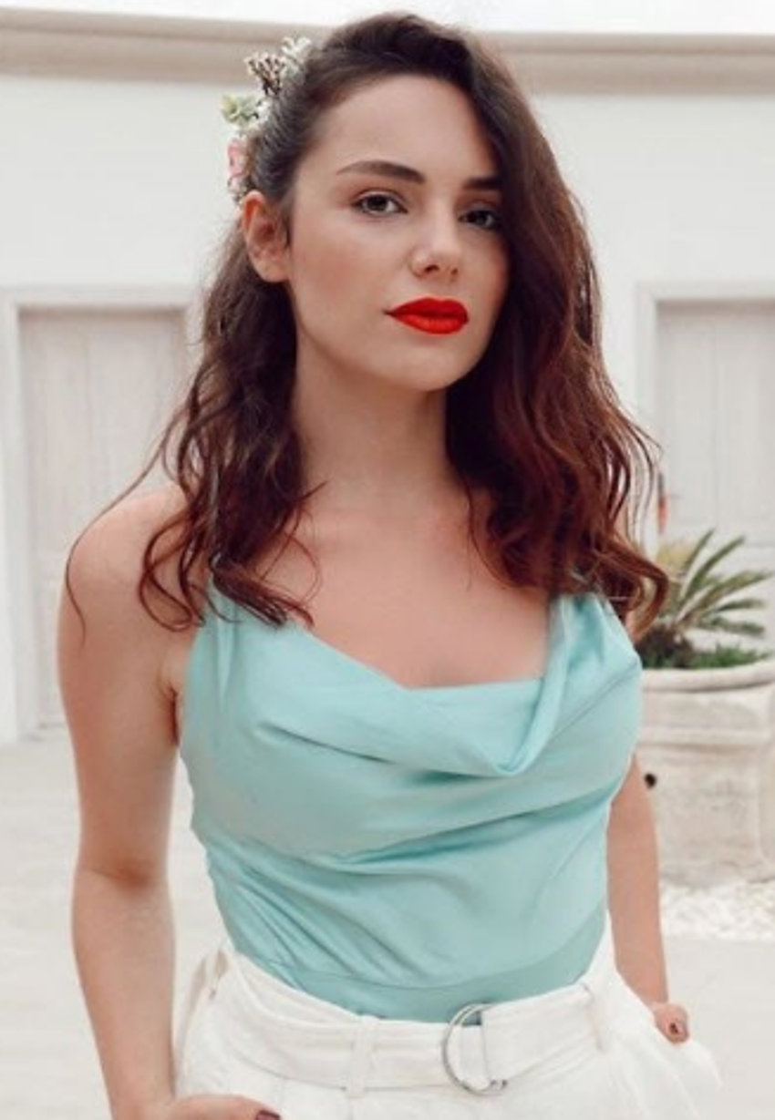 Yağmur Tanrısevsin 'Kerem Bürsin' ile aşk iddialarına yanıt verdi!