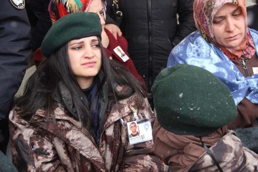 Şehidin cenazesinde acı detay! Şehit olduğu gün evlilik yıl dönümüymüş