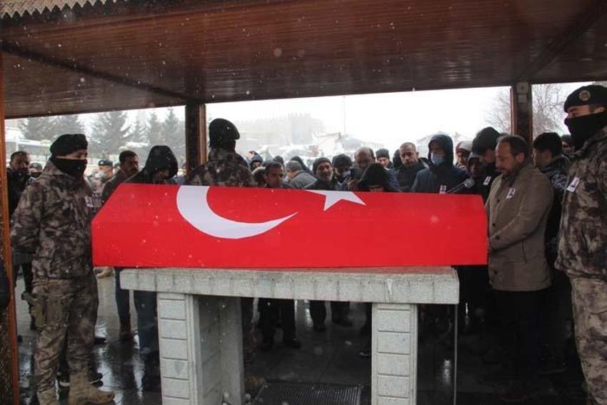 Şehidin cenazesinde acı detay! Şehit olduğu gün evlilik yıl dönümüymüş
