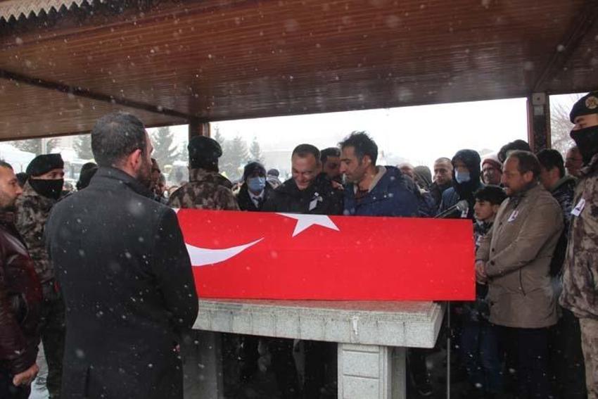 Şehidin cenazesinde acı detay! Şehit olduğu gün evlilik yıl dönümüymüş