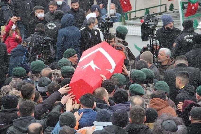 Şehidin cenazesinde acı detay! Şehit olduğu gün evlilik yıl dönümüymüş