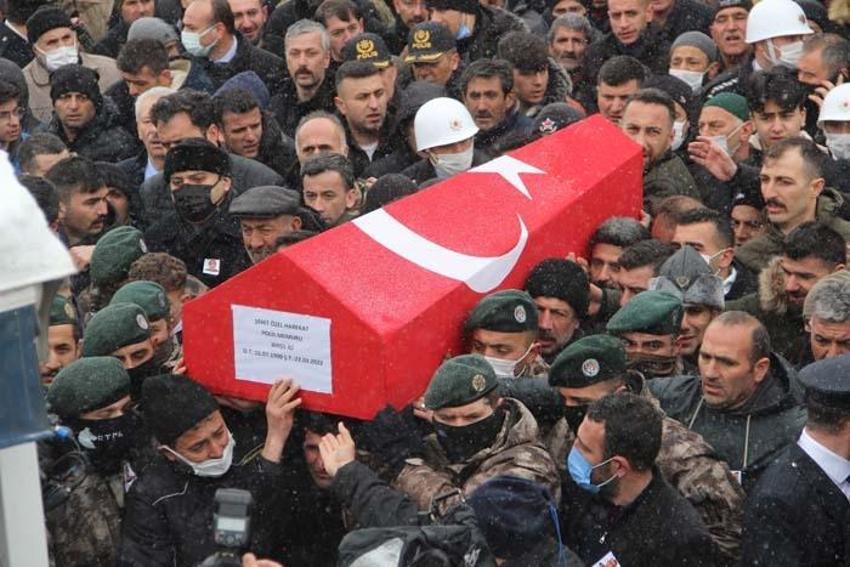 Şehidin cenazesinde acı detay! Şehit olduğu gün evlilik yıl dönümüymüş