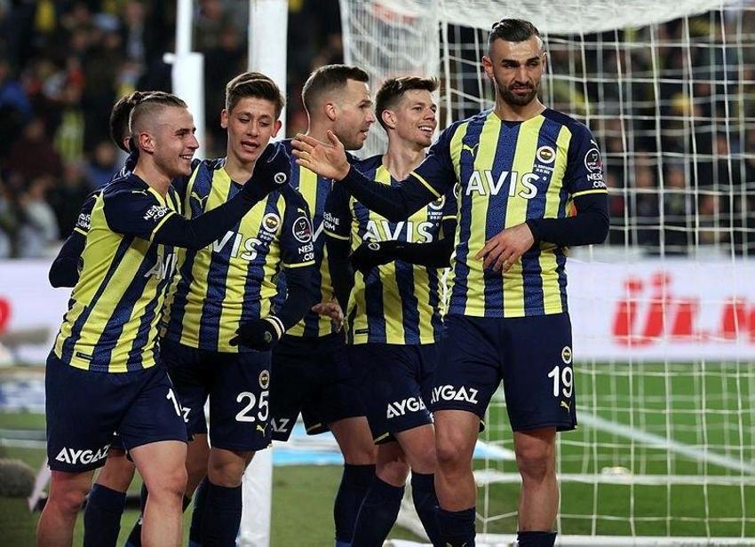 Fenerbahçe'de yıldız oyuncu sessiz sedasız kadro dışı bırakıldı! Taraftarları şoke etti