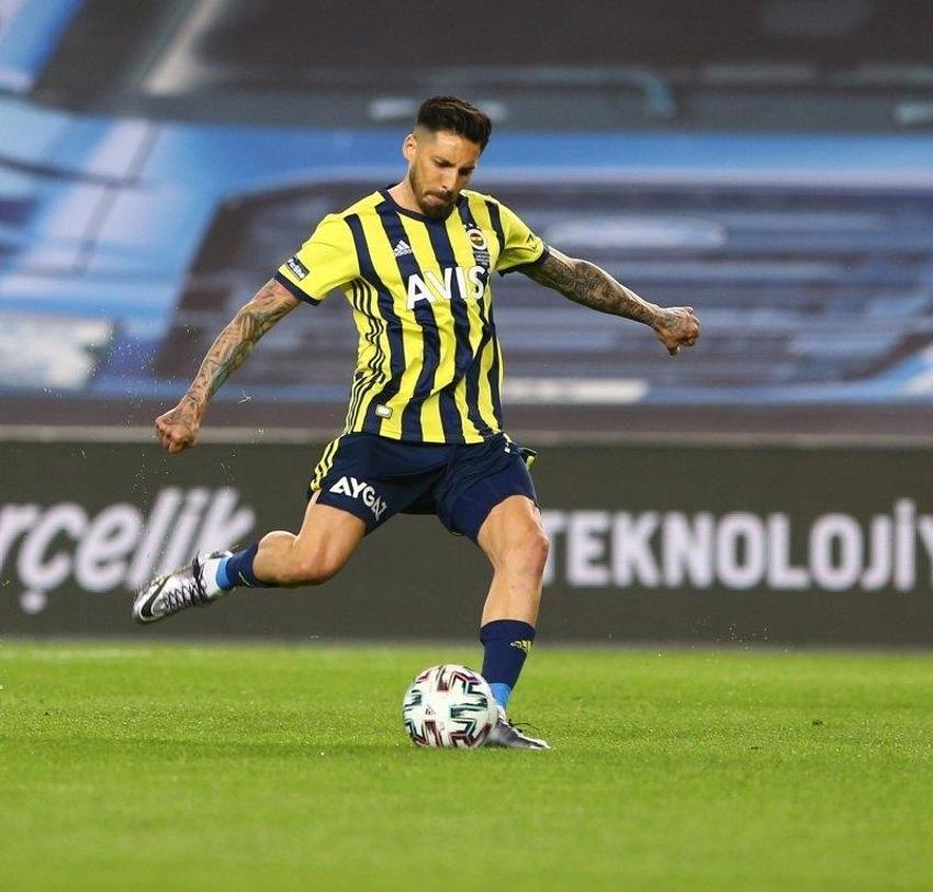 Fenerbahçe'de yıldız oyuncu sessiz sedasız kadro dışı bırakıldı! Taraftarları şoke etti