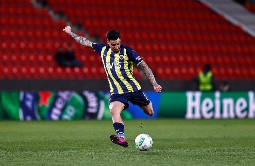 Fenerbahçe'de yıldız oyuncu sessiz sedasız kadro dışı bırakıldı! Taraftarları şoke etti