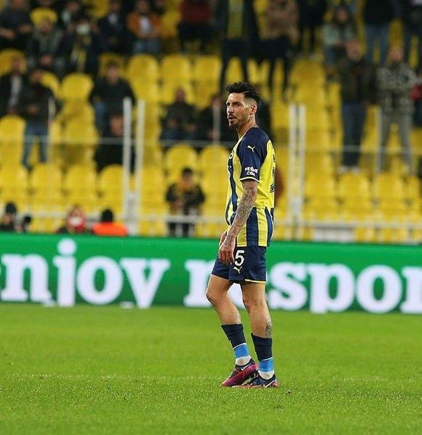 Fenerbahçe'de yıldız oyuncu sessiz sedasız kadro dışı bırakıldı! Taraftarları şoke etti