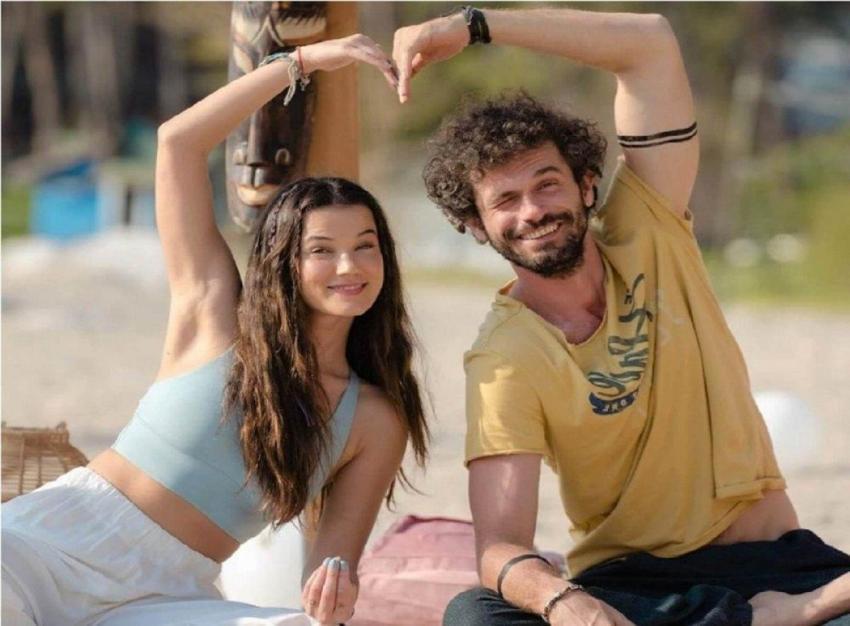 Pınar Deniz göğüs dekolteli elbisesiyle gecenin yıldızıydı!