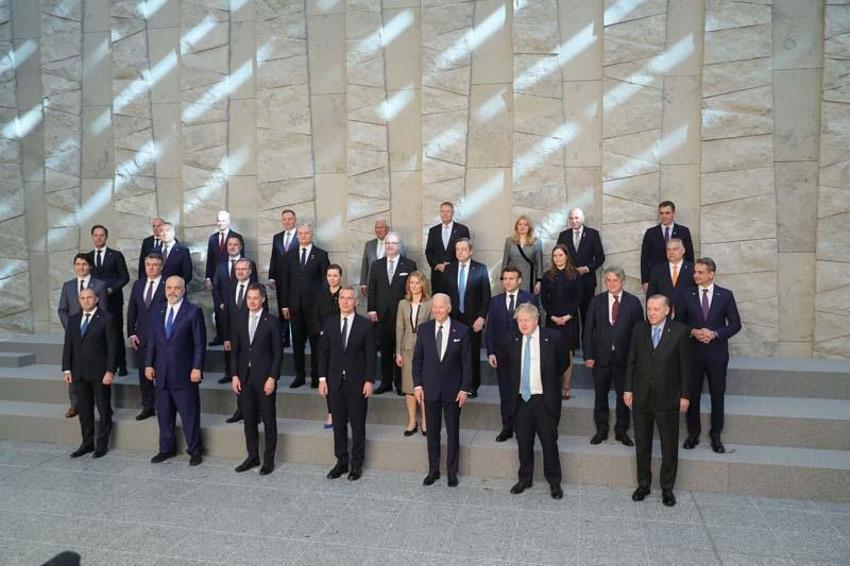 NATO, olağanüstü toplandı! Kritik zirveden kareler...
