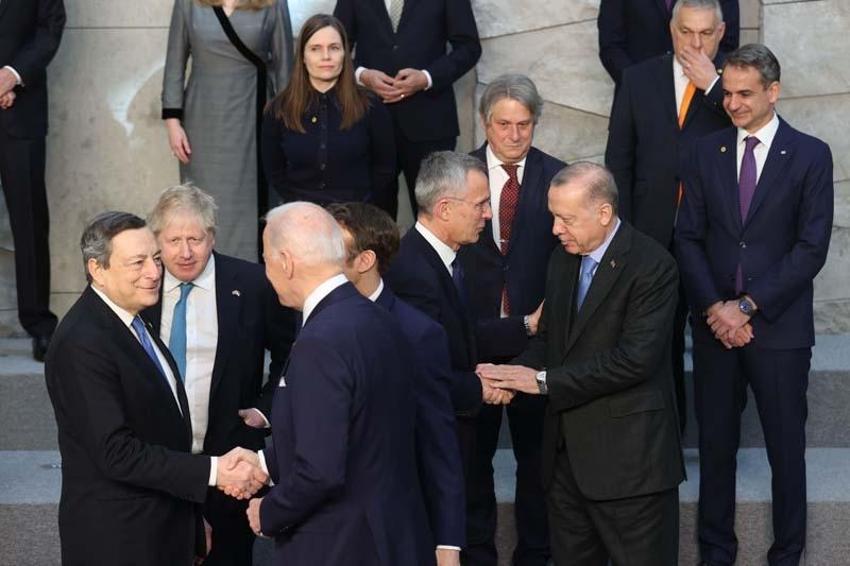 NATO, olağanüstü toplandı! Kritik zirveden kareler...