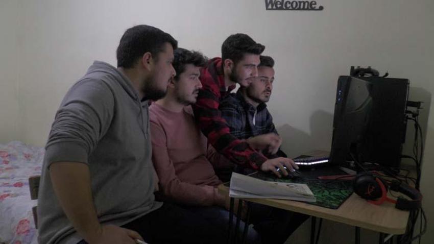 Belediyenin bankı öğrenci evinden çıktı! ‘Head shot’ uyarısına bomba cevap geldi  