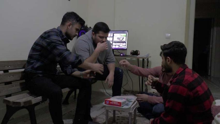 Belediyenin bankı öğrenci evinden çıktı! ‘Head shot’ uyarısına bomba cevap geldi  