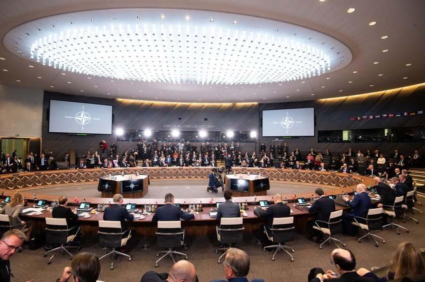 Ukrayna - Rusya savaşında son dakika haberleri... Zelenskiy NATO Zirvesi'nde konuştu: Bu sabah bizi fosfor bombalarıyla vurdular