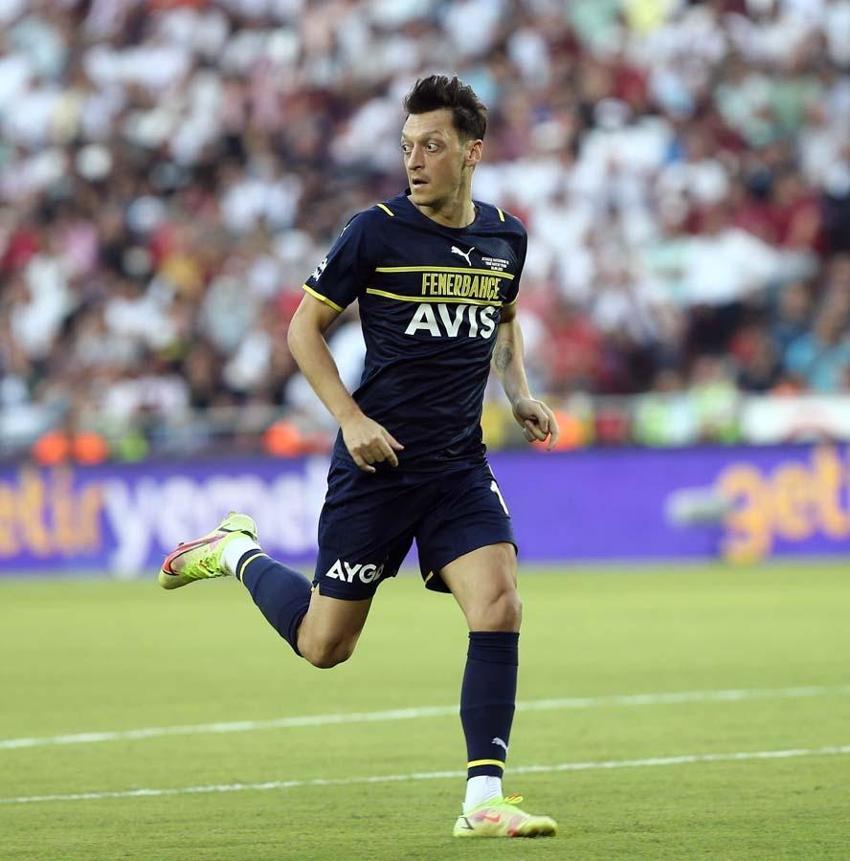 Fenerbahçe'de son dakika gelişmesi! Mesut Özil ve Ozan Tufan için şok karar...