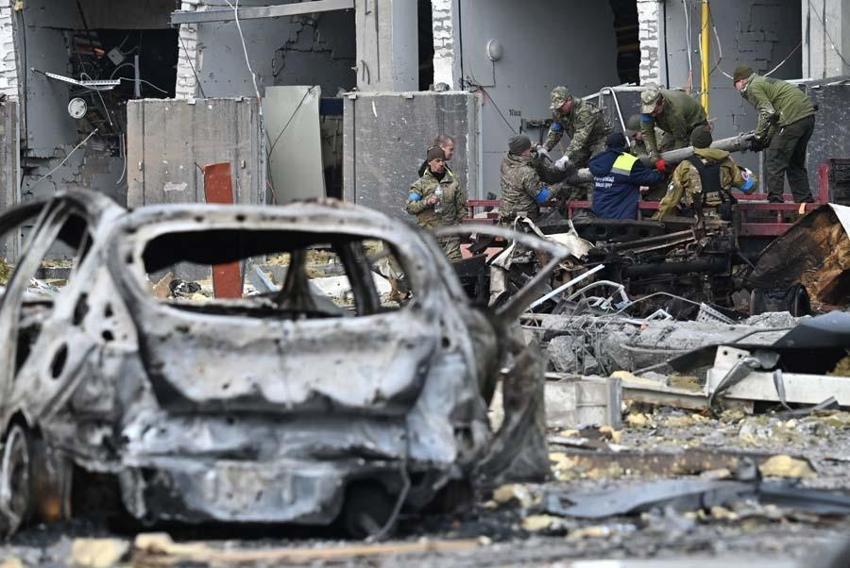 Ukrayna - Rusya savaşında son dakika haberleri... Zelenskiy NATO Zirvesi'nde konuştu: Bu sabah bizi fosfor bombalarıyla vurdular
