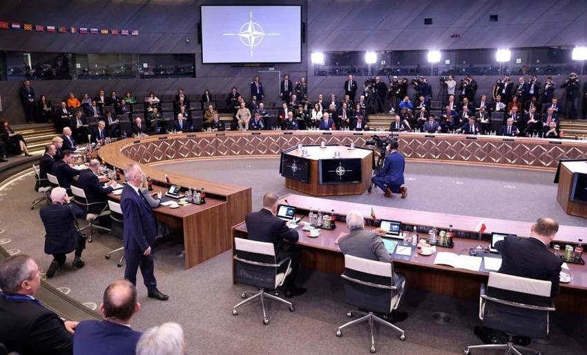 Ukrayna - Rusya savaşında son dakika haberleri... Zelenskiy NATO Zirvesi'nde konuştu: Bu sabah bizi fosfor bombalarıyla vurdular