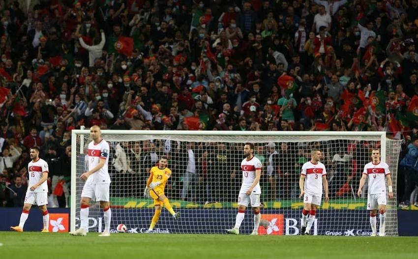 Türkiye Portekiz'e elendi spor yazarları 5 futbolcuya hesabı kesti! 'Hadi Berkan neyse de...'