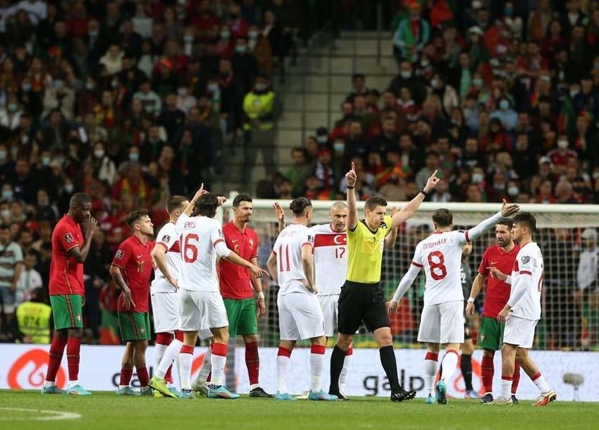 Türkiye Portekiz'e elendi spor yazarları 5 futbolcuya hesabı kesti! 'Hadi Berkan neyse de...'
