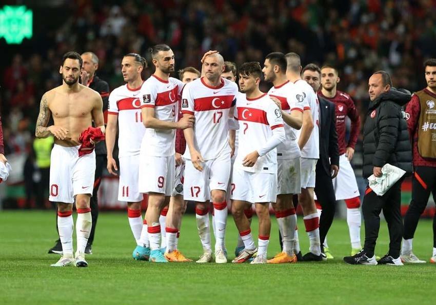 Türkiye Portekiz'e elendi spor yazarları 5 futbolcuya hesabı kesti! 'Hadi Berkan neyse de...'