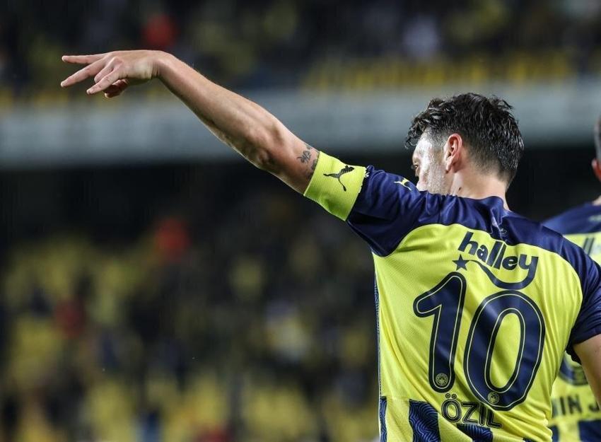Fenerbahçe'de son dakika Mesut Özil gelişmesi! Ali Koç'un mail kutusundan Kosovalı yıldız çıktı