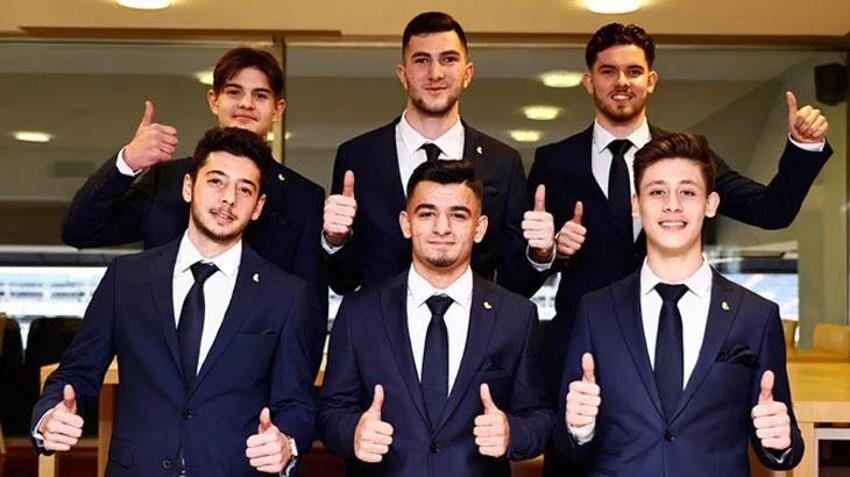 Fenerbahçe'de son dakika Mesut Özil gelişmesi! Ali Koç'un mail kutusundan Kosovalı yıldız çıktı