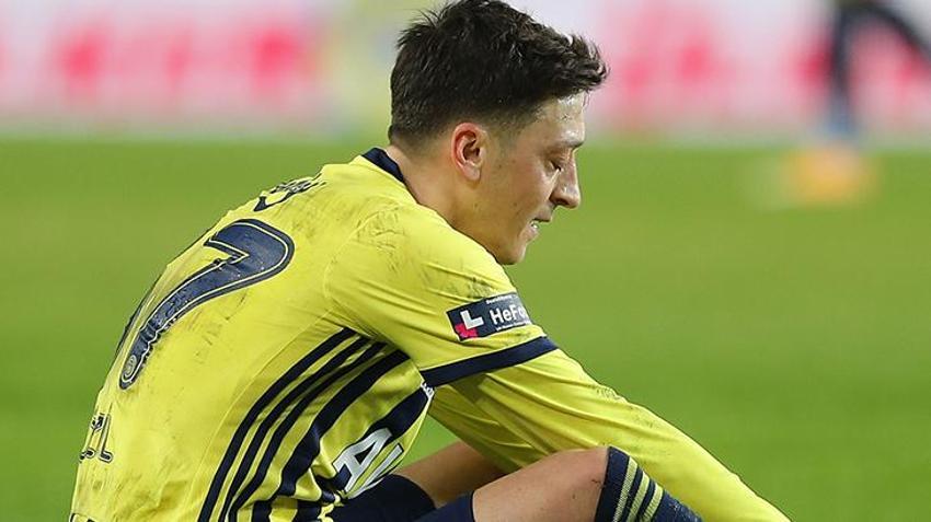 Fenerbahçe'de son dakika Mesut Özil gelişmesi! Ali Koç'un mail kutusundan Kosovalı yıldız çıktı