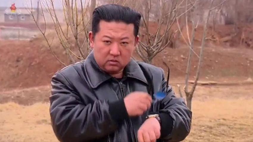 Kuzey Kore'den 'Canavar füze' şovu! Kim Jong-Un başrolde: Aksiyon filmlerini aratmayan görüntüler...
