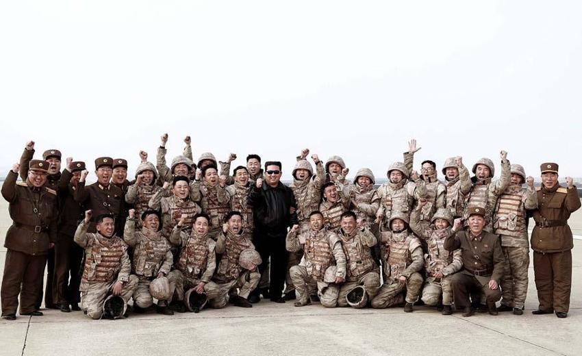 Kuzey Kore'den 'Canavar füze' şovu! Kim Jong-Un başrolde: Aksiyon filmlerini aratmayan görüntüler...