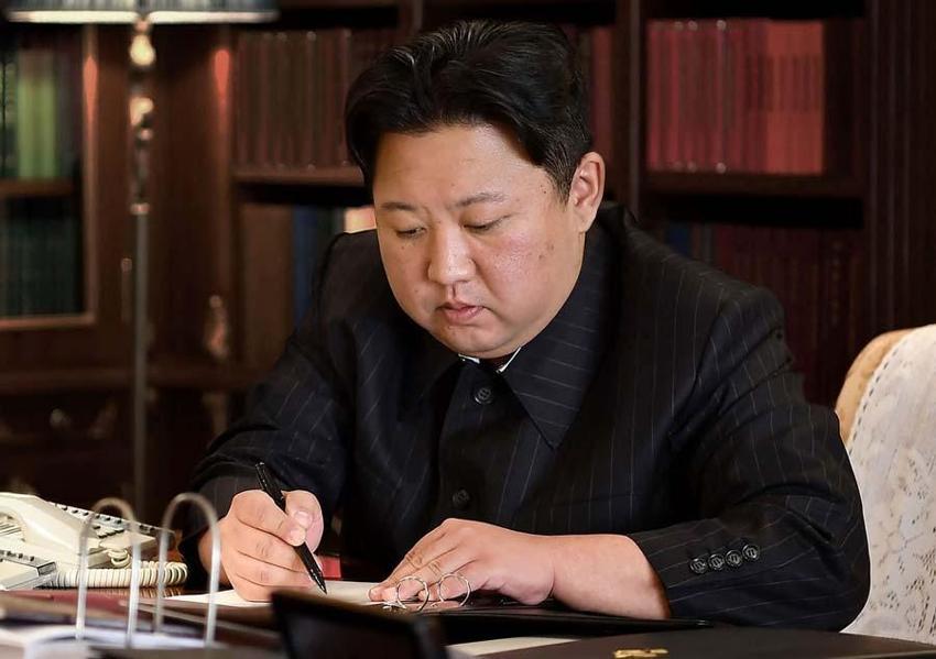 Kuzey Kore'den 'Canavar füze' şovu! Kim Jong-Un başrolde: Aksiyon filmlerini aratmayan görüntüler...
