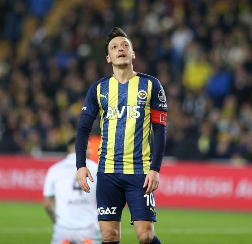 Bild Mesut Özil'in yeni takımını yazdı Ali Koç maaş külfetini hesapladı!