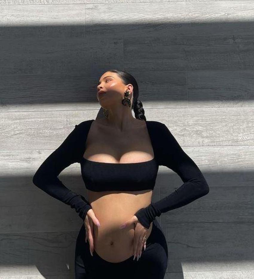 Kylie Jenner'ın ayakkabı koleksiyonu! Değeri 600 bin TL...