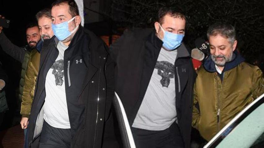Ata Demirer'in zor anları! Yürümekte güçlük çekince arkadaşları koluna girdi