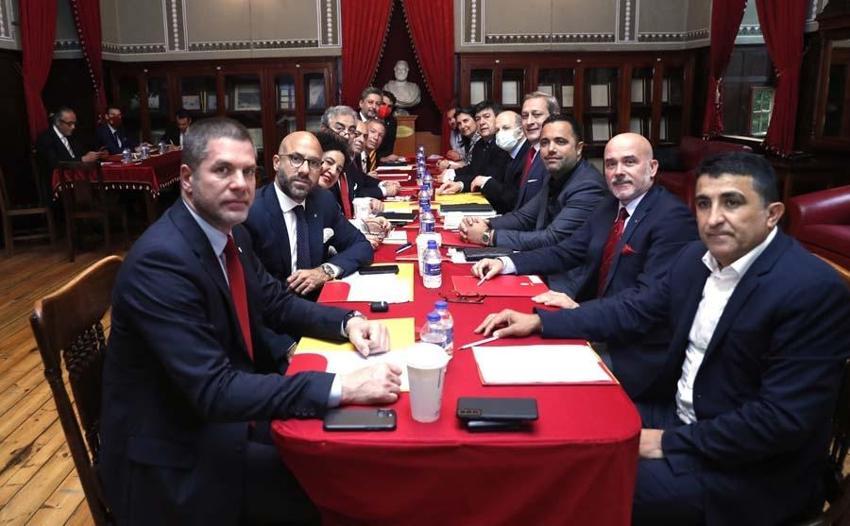 Galatasaray'da son dakika! Burak Elmas resmen açıkladı 'Olağanüstü seçim kararı...'