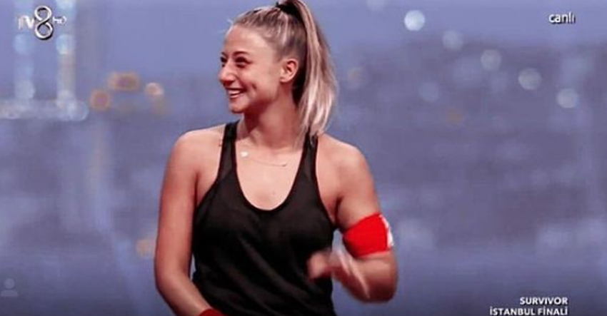 Aleyna Kalaycıoğlu Dominik'ten bikinili pozunu paylaştı, sosyal medya sallandı!
