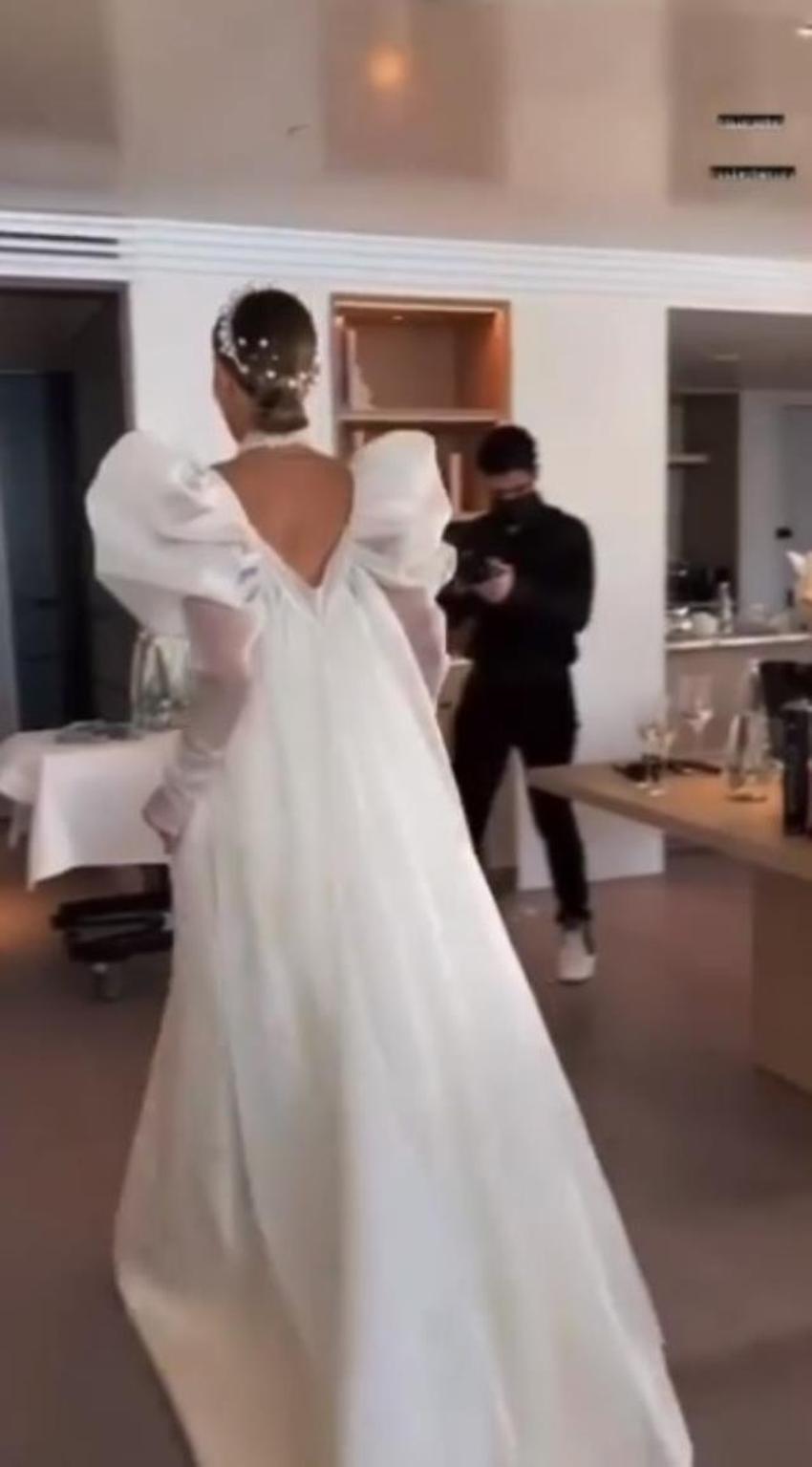 Dila Tarkan'ın düğününe Şeyma Subaşı kıyafetiyle damga vurdu!  'Gelinden daha dikkat çekici'